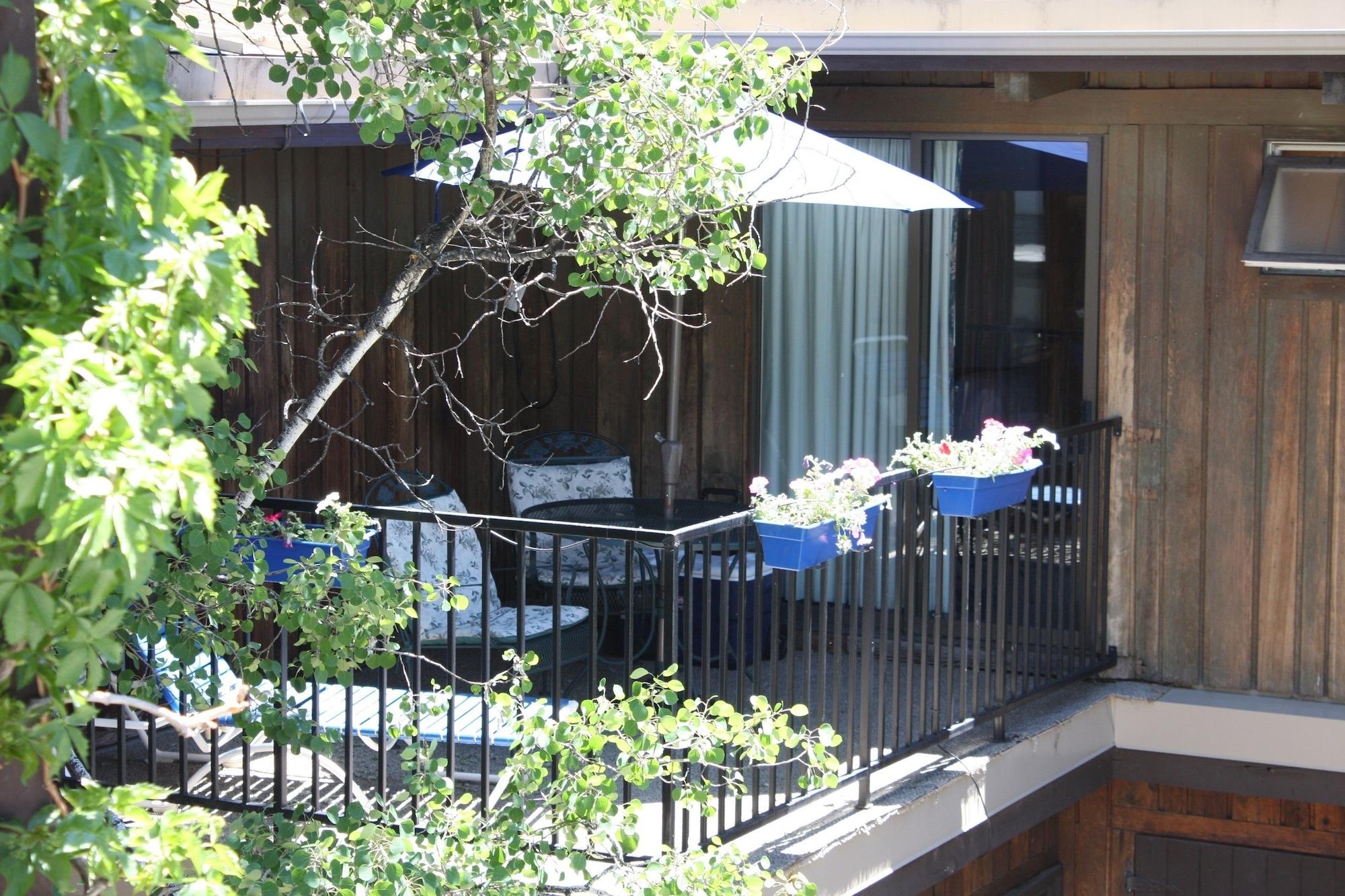 St Moritz Lodge And Condominiums Аспън Екстериор снимка